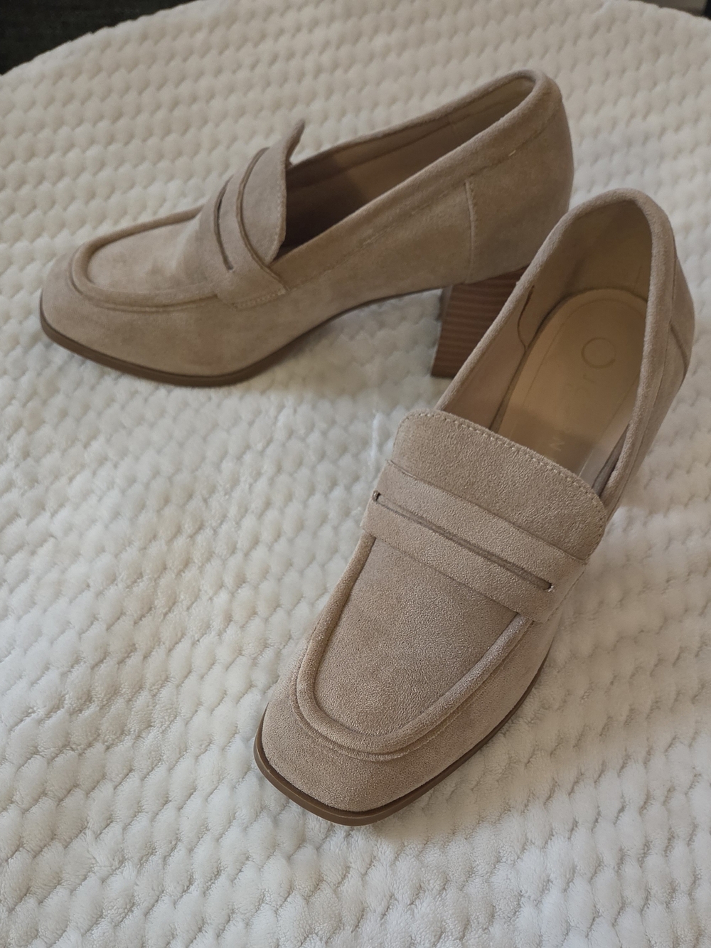 NWOB Journee Collection Taupe Suede Block Heel Loafers
